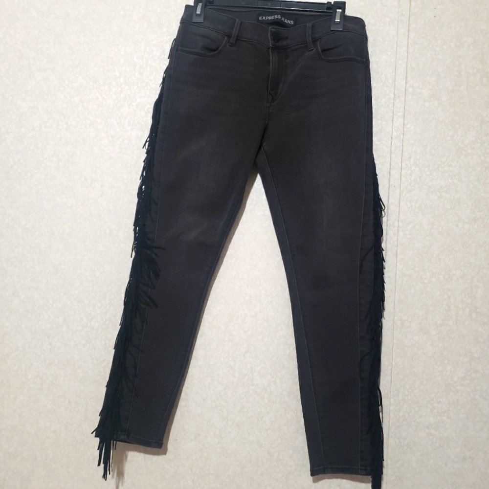 EXPRESS....Elegant Black Fringe Legging mid-rise.....size:8s